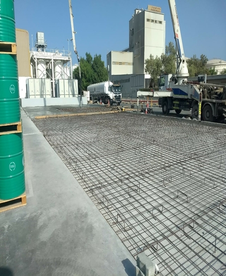 Mass concrete platform for ENOC Lubricant and Grease Manufacturing Plant at Port of Fujairah